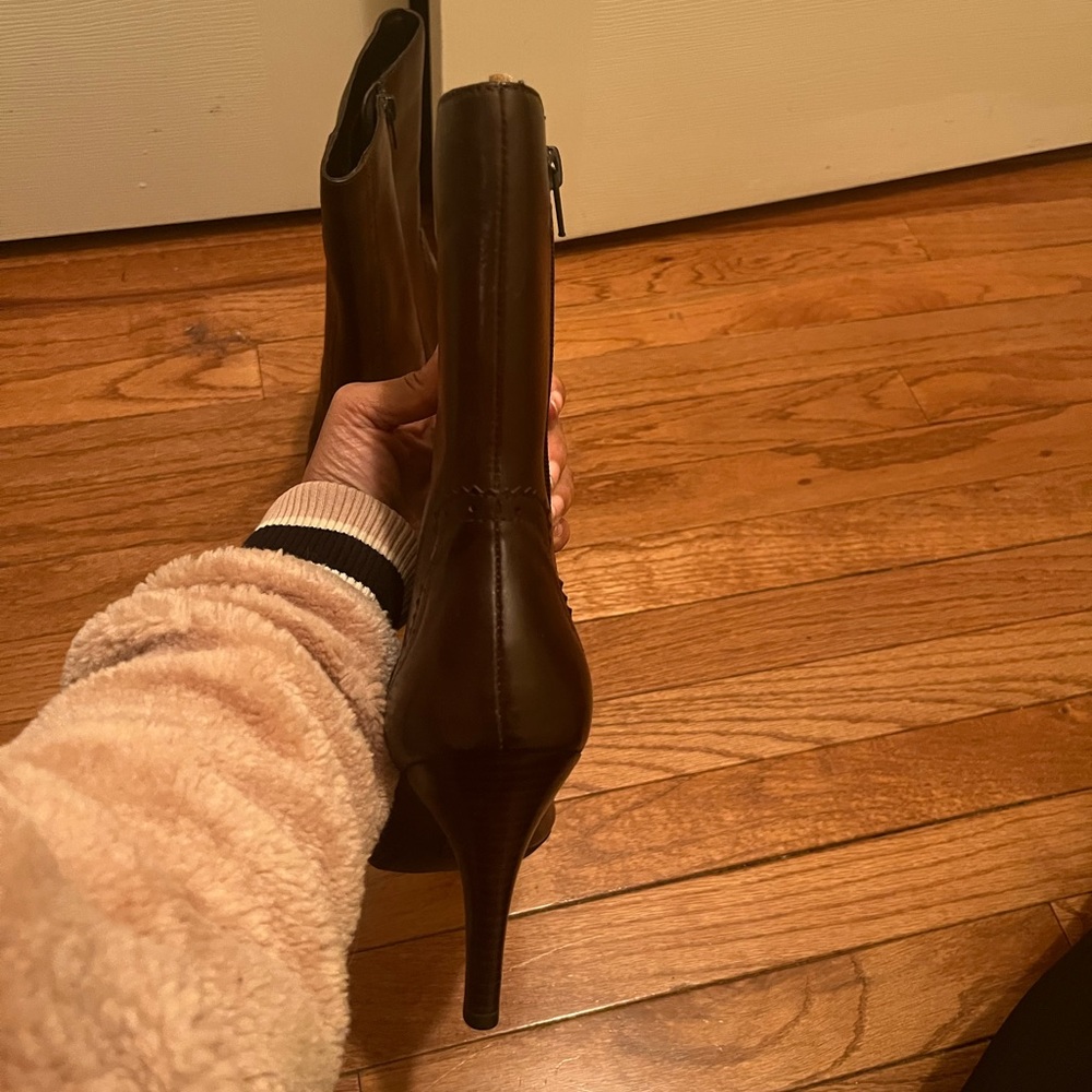 Never worn brown size ten Nine West boots - Picture 8 of 8